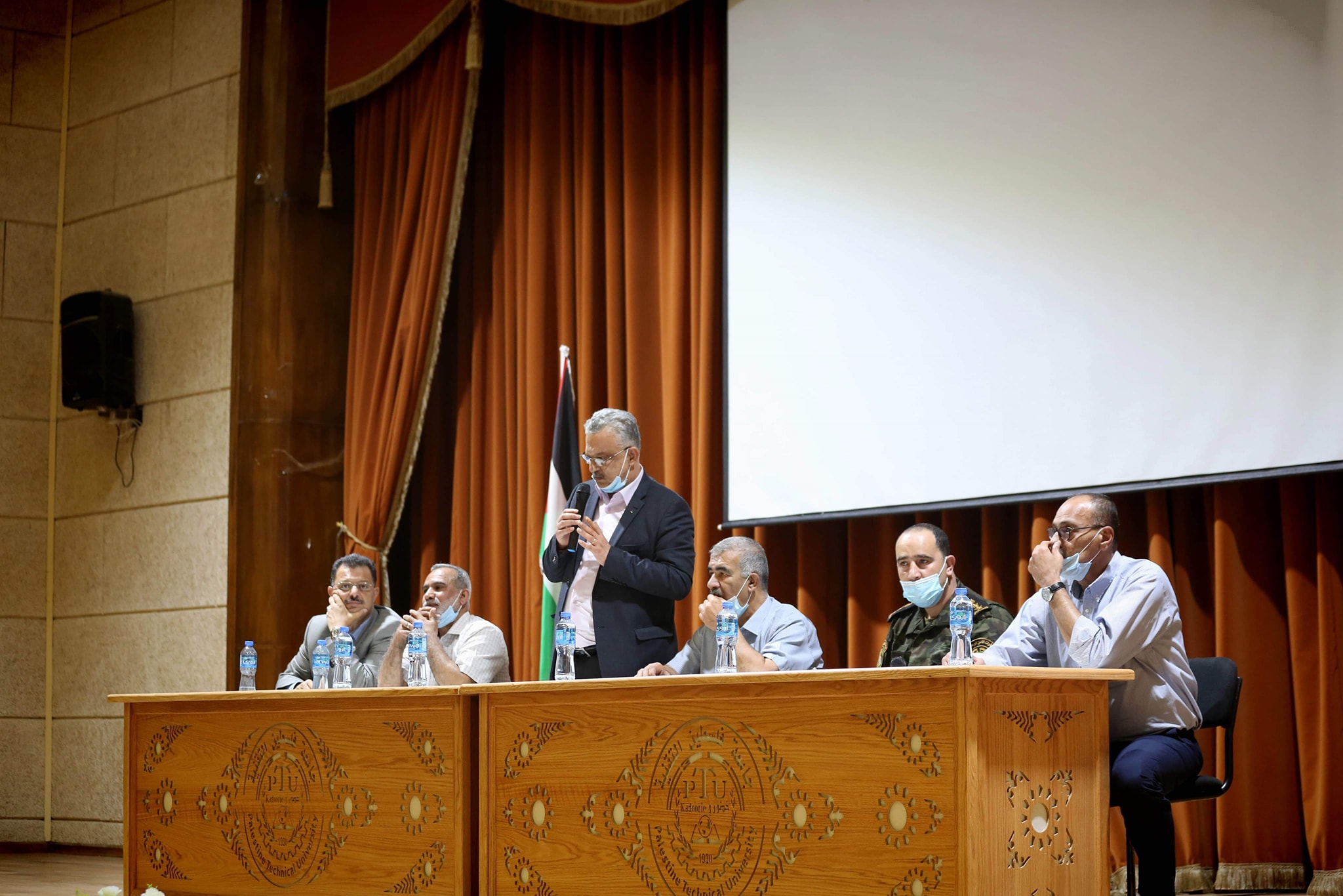 ي إطار إجراء عملية تقييم للجهود المبذولة طولكرم : المحافظ أبو بكر يترأس اجتماع لجنة الطوارئ الموسعة في مواجهة خطر انتشار فيروس كورونا