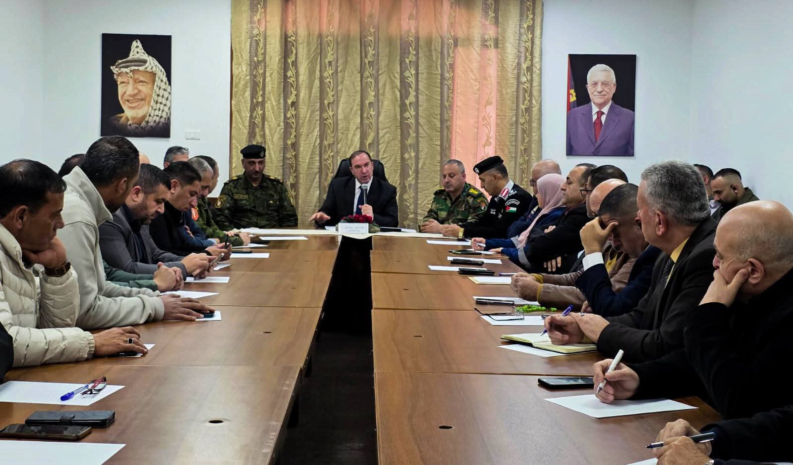 محافظ طولكرم اللواء د. كميل يترأس اجتماع خلية الأزمة للتعامل مع تداعيات الظروف الاستثنائية الناتجة عن التصعيد الإقليمي