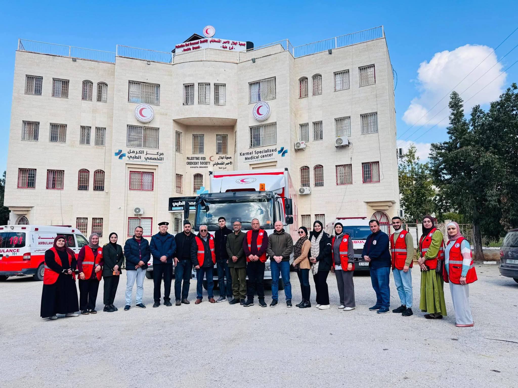 لجنة العلاقات العامة في المؤسسة الأمنية تزور مستشفى الشهيد ثابت و مقر جمعية الهلال الأحمر في عنبتا