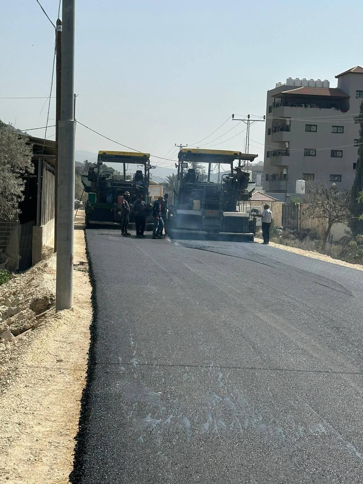 استكمال أعمال تعبيد المرحلة الثانية من شارع الأحراش – المدخل الشرقي المؤقت لمدينة طولكرم.