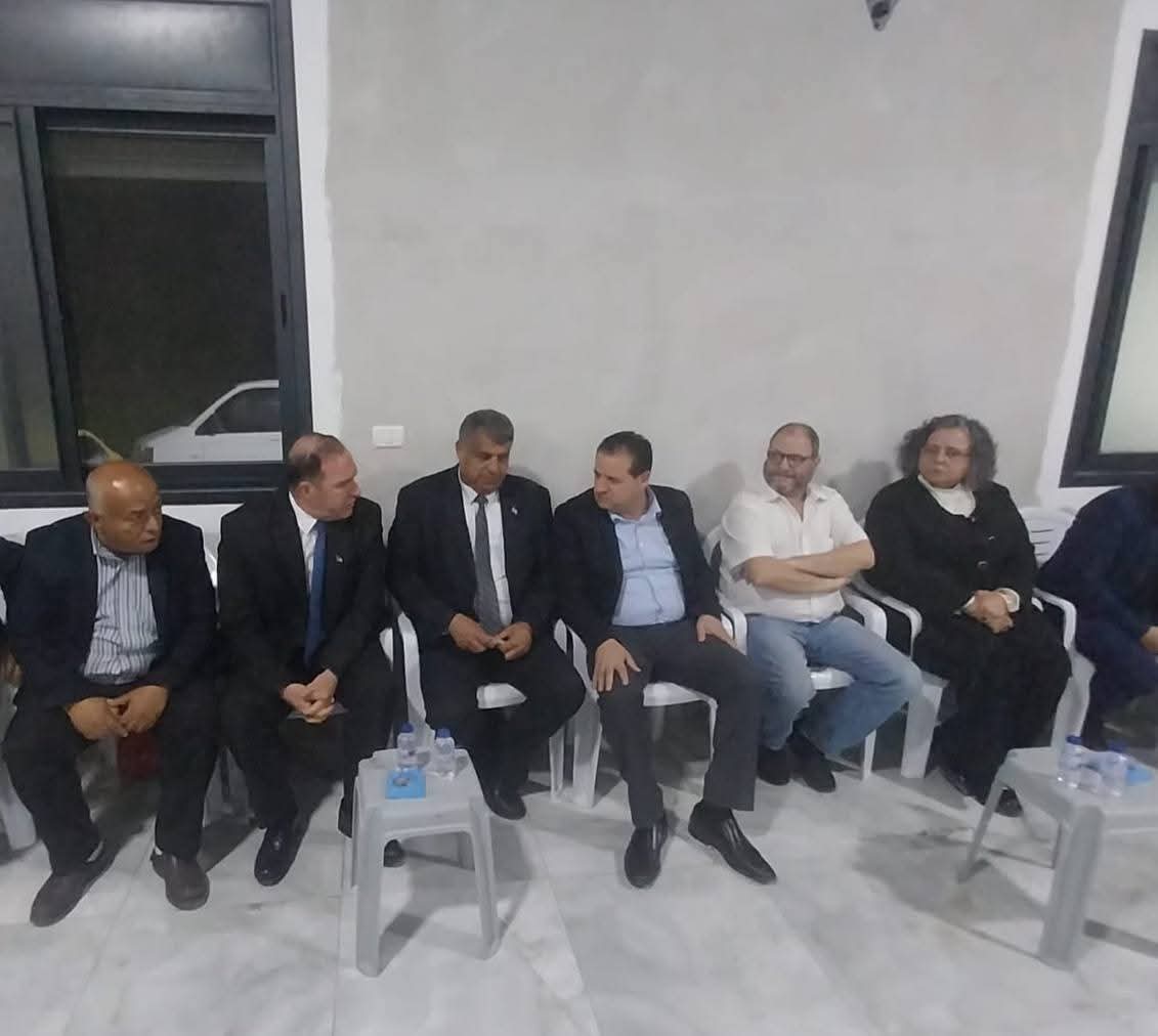 محافظ طولكرم اللواء د. كميل  يؤدي واجب العزاء بشهداء طمون ويؤكد ضرورة محاسبة الاحتلال على جرائمه