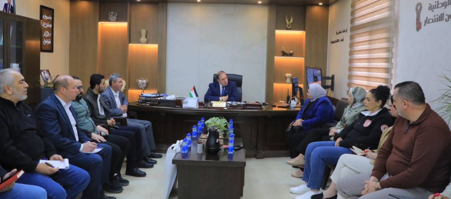 محافظ طولكرم اللواء د. كميل يلتقي مجلس إدارة جمعية دار الكوثر لرعاية المسنين وذوي الاحتياجات الخاصة