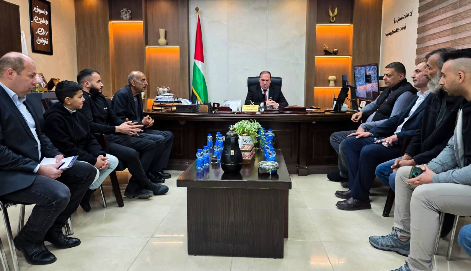 عائلة الشهيد الرائد لؤي جعفر صالح تثمن جهود المحافظ  اللواء د.  كميل على وقوفه إلى جانبهم