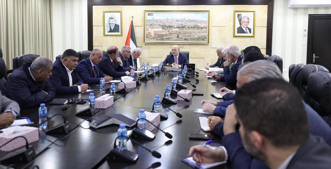 محافظ طولكرم اللواء د. كميل يشارك في اجتماع برئاسة رئيس الوزاء د. مصطفى ضمن الجهود المستمرة لضبط الأسواق