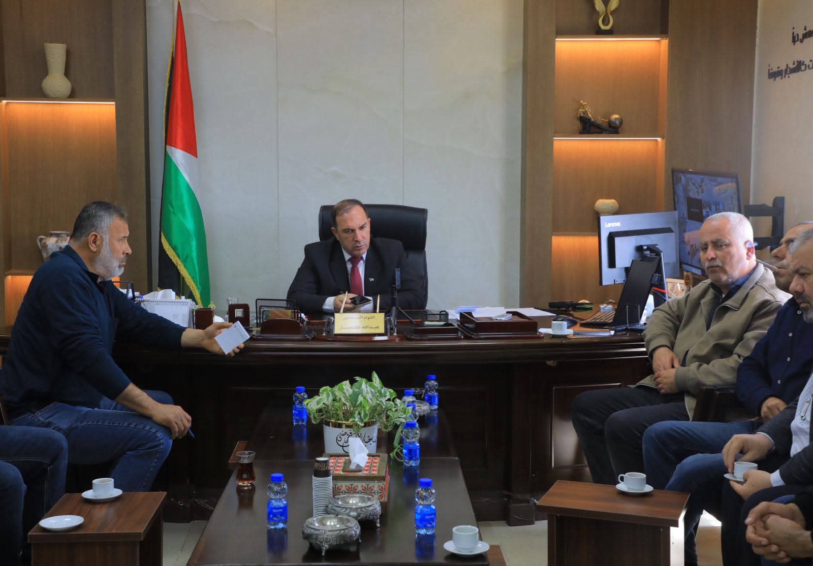 اللواء د. كميل يتابع مع وزير الزراعة د. سليمية قضية منع ادخال منتجات الخضار إلى أسواق الداخل  بمتطلبات تعقيد  إجراء فحوصات متبقيات السمية