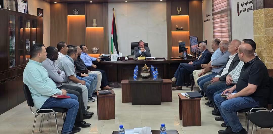محافظ طولكرم اللواء د. كميل يستقبل المنسق العام لمشاريع جمعية قطر الخيرية في فلسطين