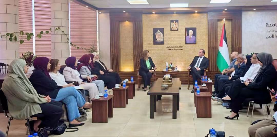 محافظ طولكرم اللواء د. كميل يستقبل وزيرة شؤون المرأة منى الخليلي