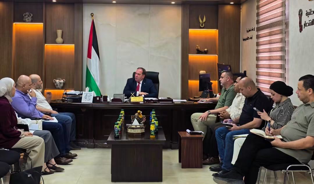 اللواء د.  كميل يستقبل وفداً من دائرة طولكرم الانتخابية