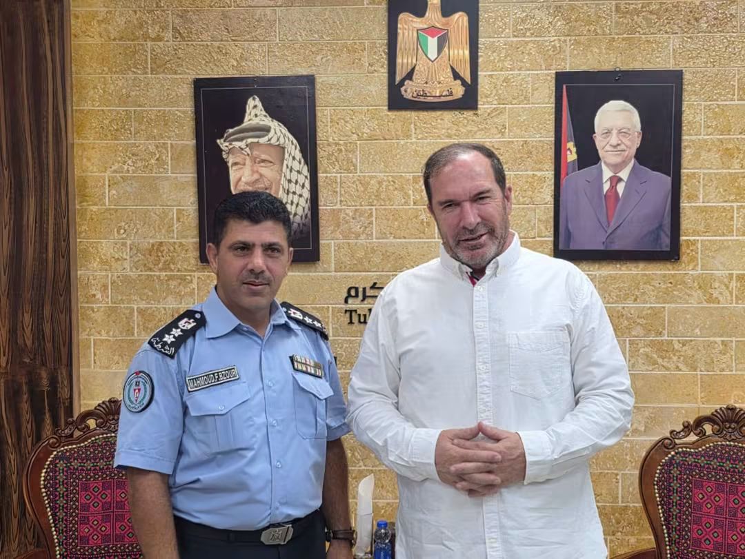 اللواء د. كميل  يستقبل مدير المرور الجديد في شرطة طولكرم
